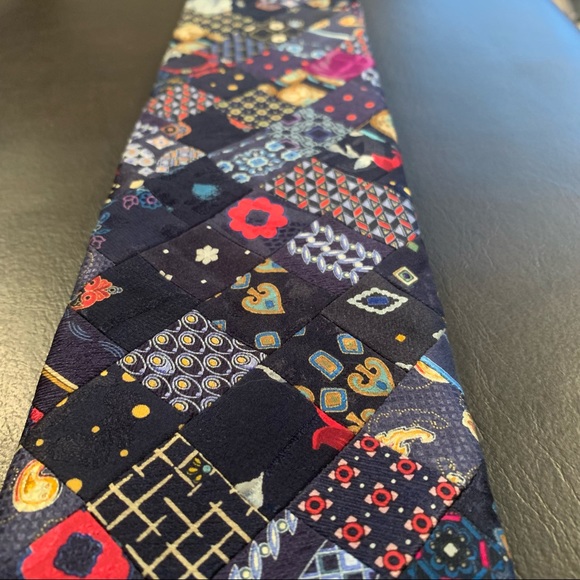 Beautiful Handmade Brioni Tie - Picture 13 of 15